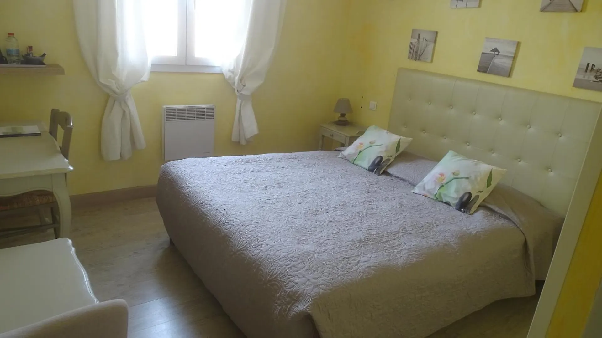 Logis Hotel Des Granges Αρλ