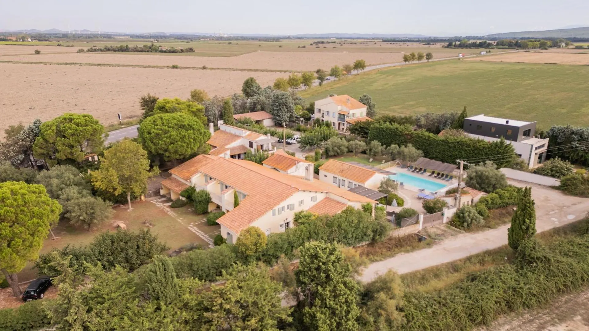 Logis Hotel Des Granges Arles