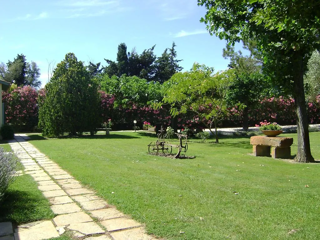 Logis Hotel Des Granges Arles