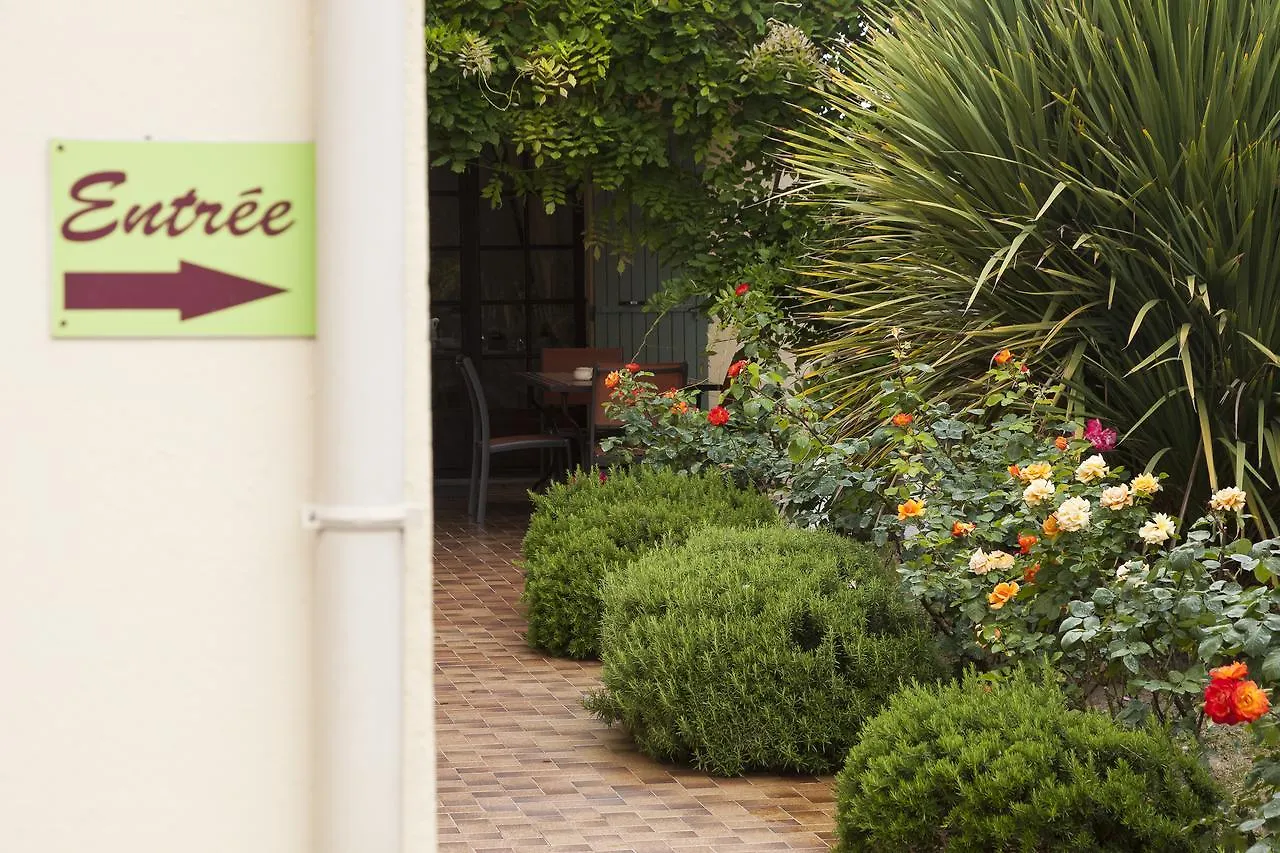 Logis Hotel Des Granges Arles