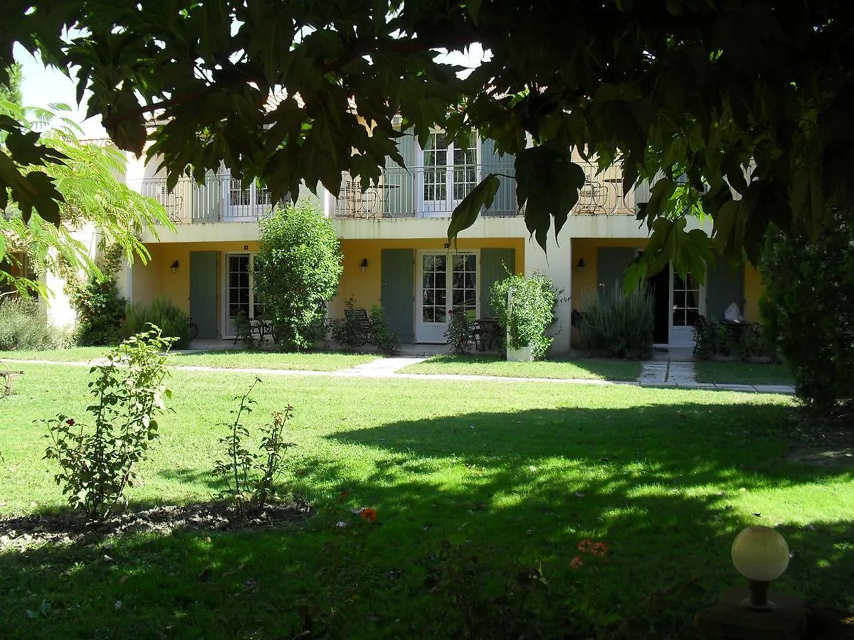 Logis Hotel Des Granges Αρλ