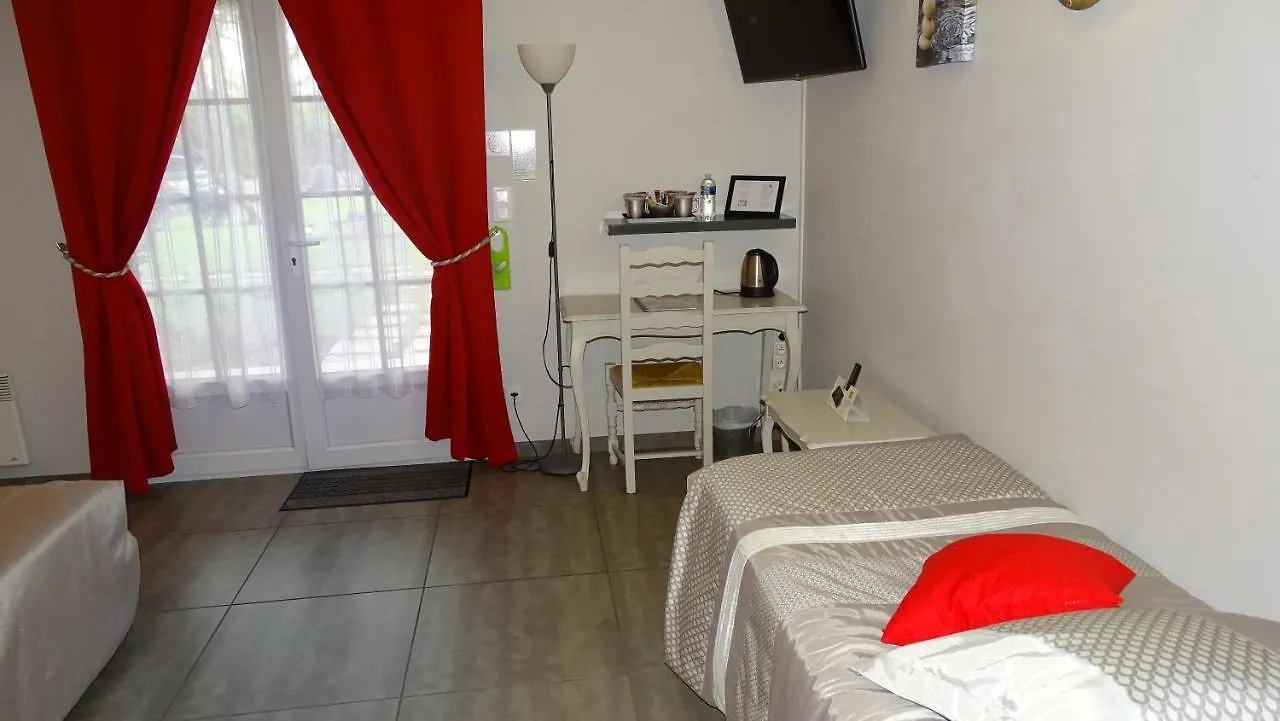 Logis Hotel Des Granges Αρλ 3*,  Γαλλία